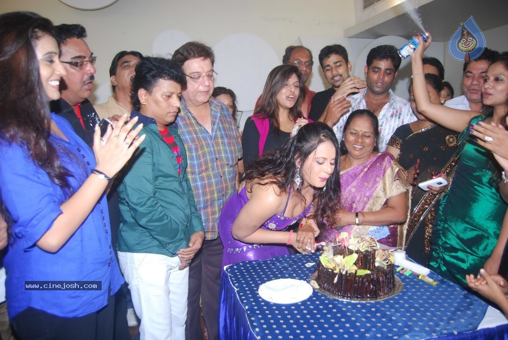 Sangeeta Tiwari Birthday Bash - 32 / 56 photos