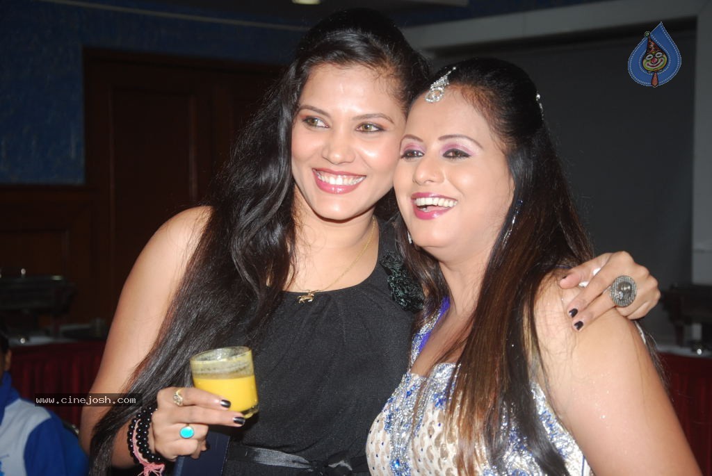Sangeeta Tiwari Birthday Party - 13 / 29 photos