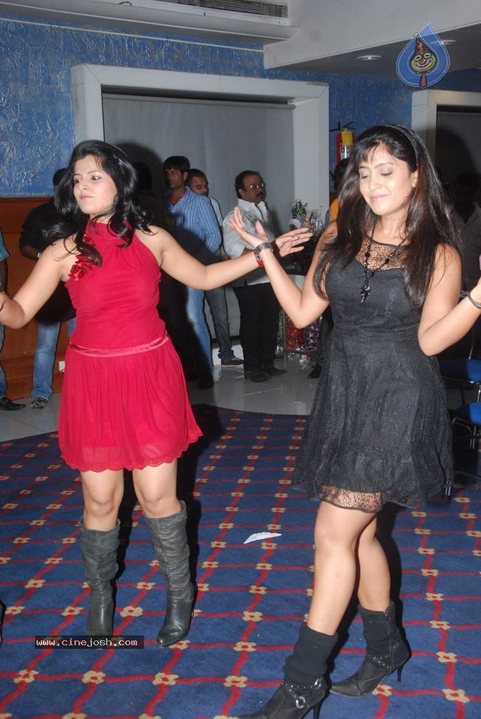 Sangeeta Tiwari Birthday Party - 14 / 29 photos