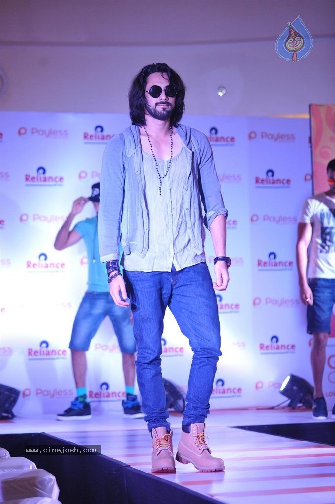 Sania Mirza at Payless ShoeSource Store Launch - 23 / 76 photos