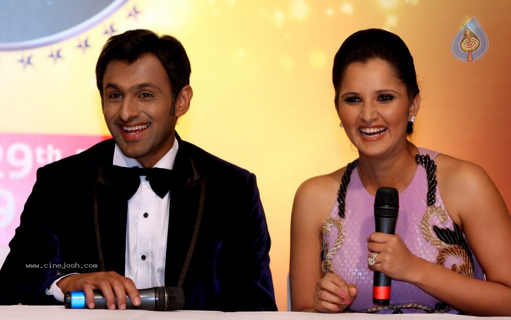 Sania n Shoaib at Nach Baliye 5 Event - 9 / 27 photos