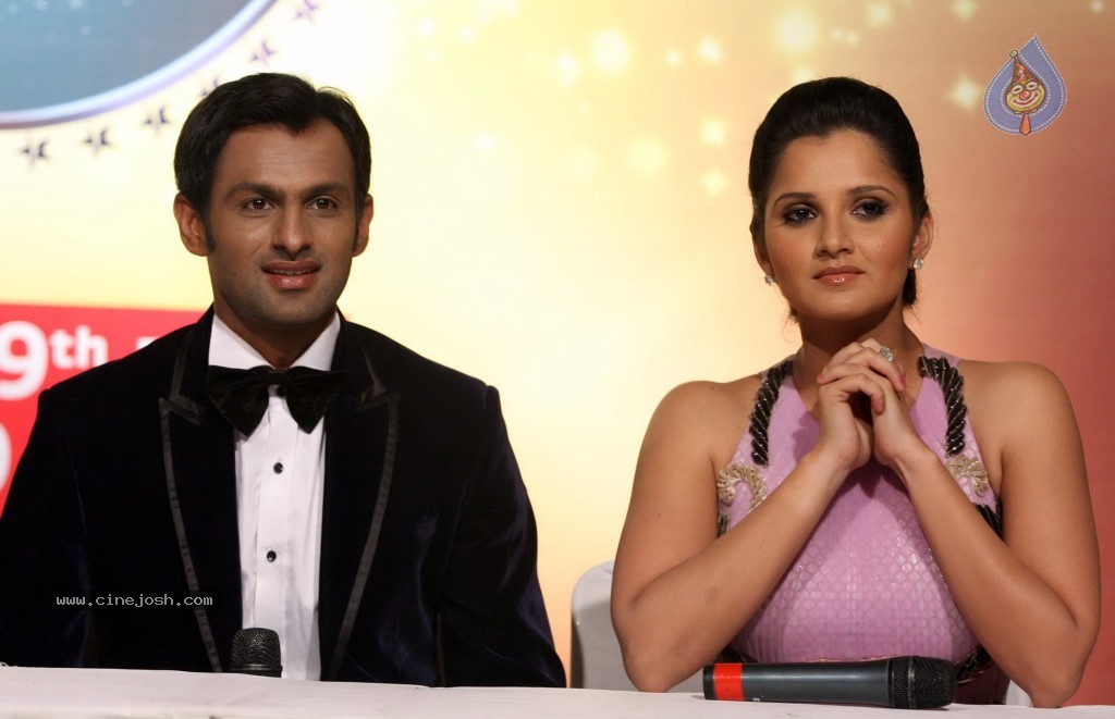 Sania n Shoaib at Nach Baliye 5 Event - 12 / 27 photos