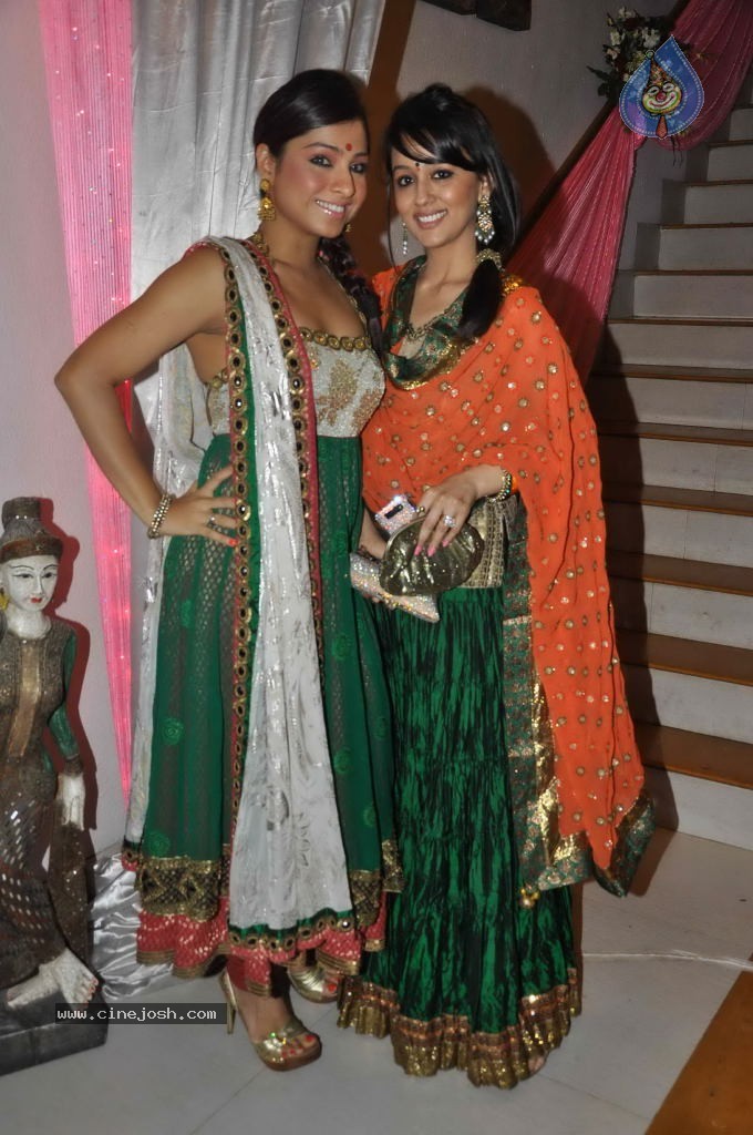 Sanjeeda Sheikh  Mehndi Ceremony - 10 / 57 photos