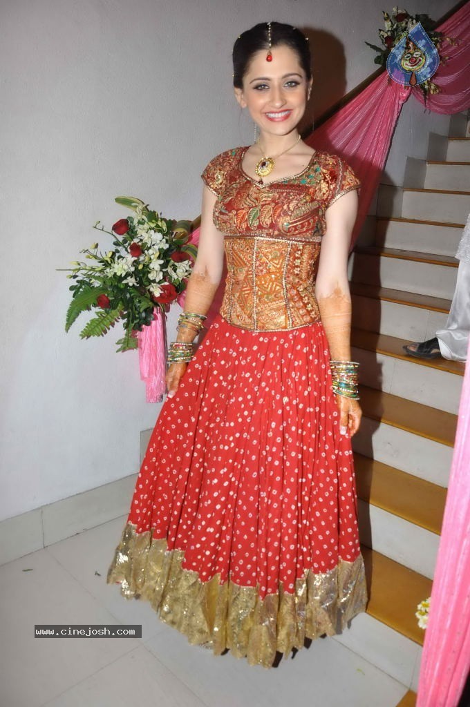 Sanjeeda Sheikh  Mehndi Ceremony - 21 / 57 photos