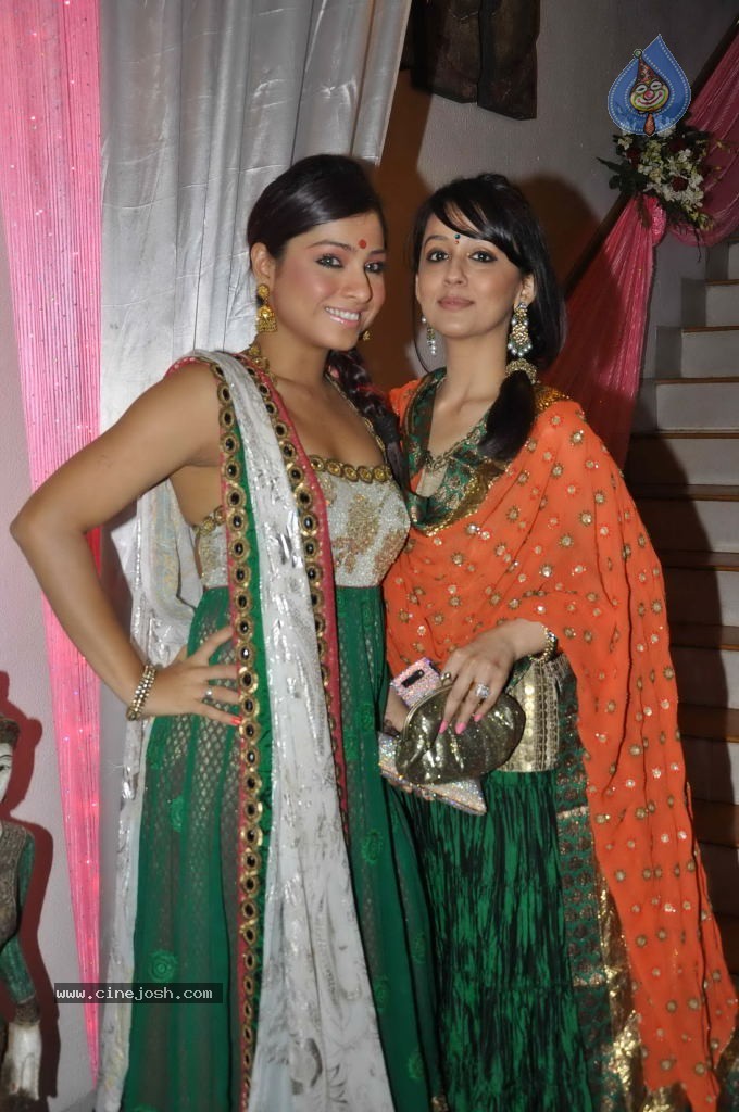 Sanjeeda Sheikh  Mehndi Ceremony - 29 / 57 photos