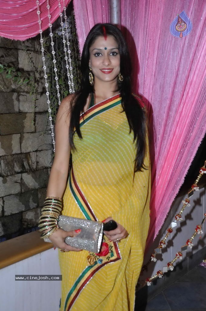 Sanjeeda Sheikh  Mehndi Ceremony - 34 / 57 photos