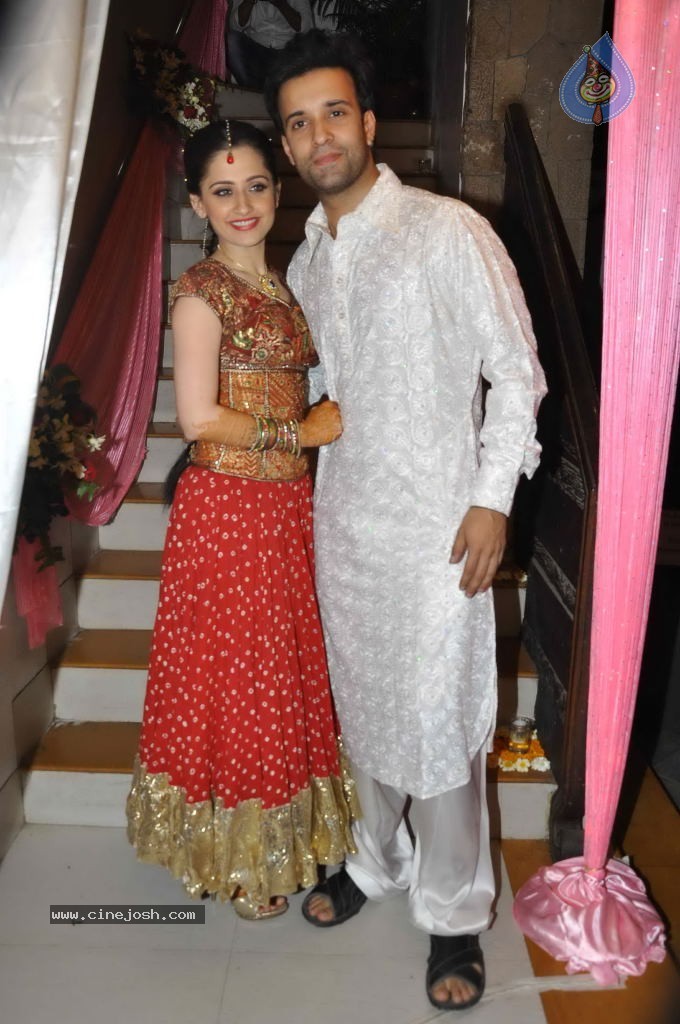 Sanjeeda Sheikh  Mehndi Ceremony - 38 / 57 photos