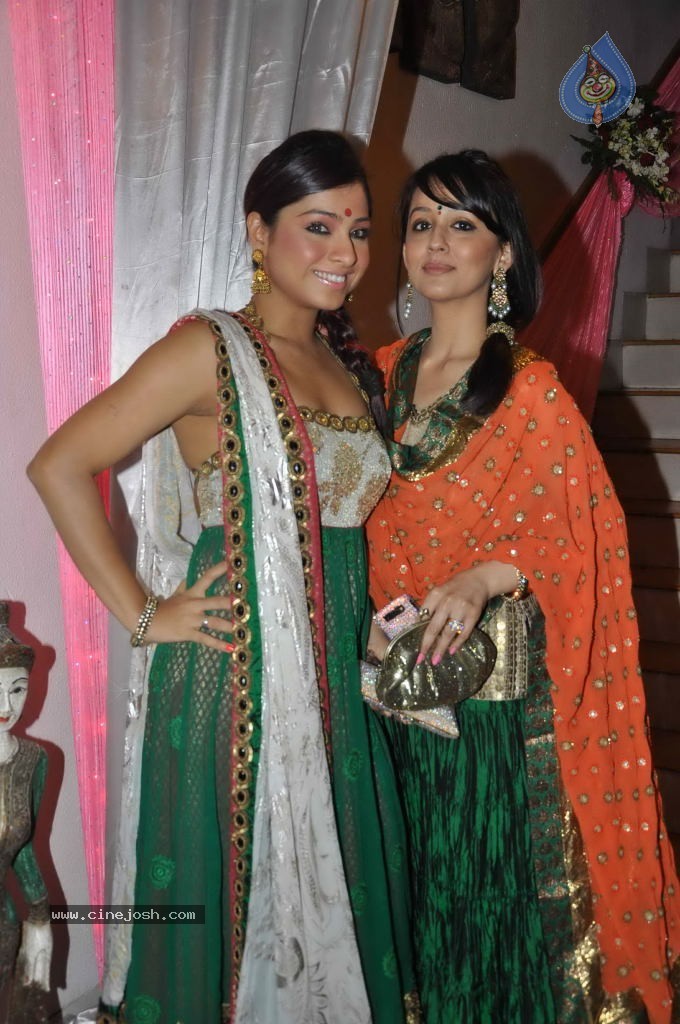 Sanjeeda Sheikh  Mehndi Ceremony - 44 / 57 photos