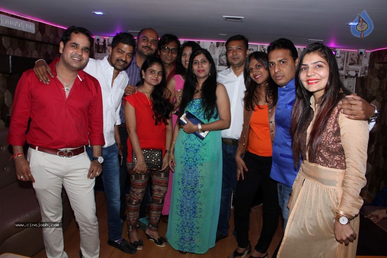 Sara Loren Inaugurates Dazzle Rest O Lounge - 6 / 61 photos