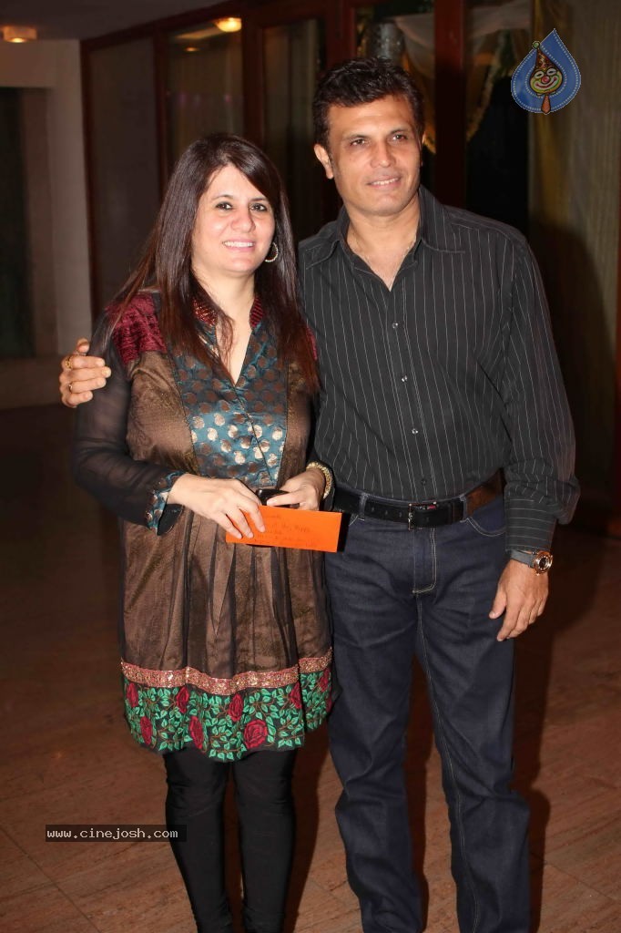 Saurab Vanzara Wedding Reception - 27 / 33 photos