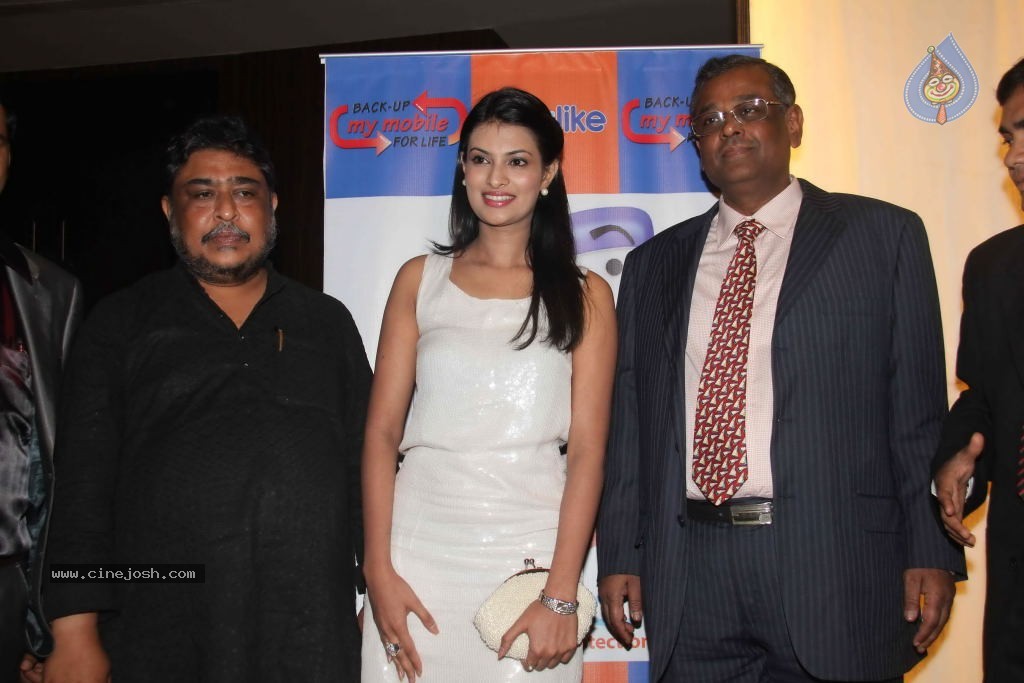 Sayali Bhagat Launches Cellulike Data Card - 62 / 79 photos