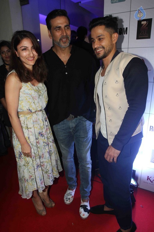 Screening of Film Rustom - 32 / 42 photos