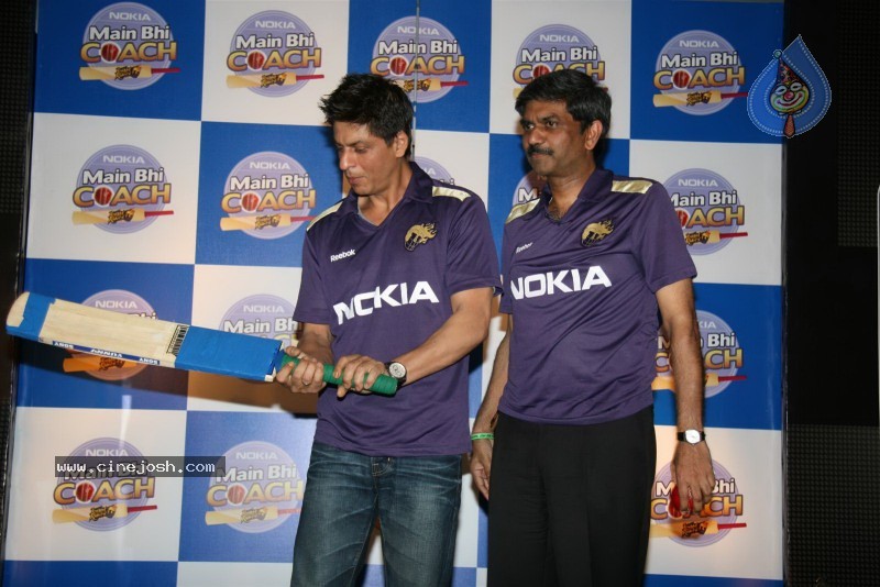 Shah Rukh Khan at the launch Of Nokia Main Bhi Coach Contest - 4 / 27 photos