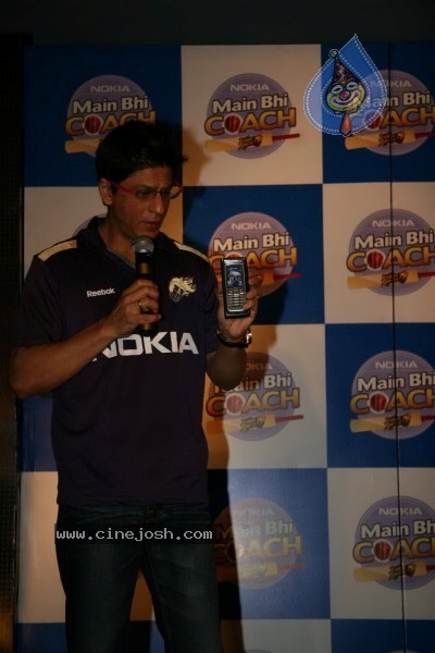 Shah Rukh Khan at the launch Of Nokia Main Bhi Coach Contest - 9 / 27 photos