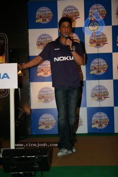 Shah Rukh Khan at the launch Of Nokia Main Bhi Coach Contest - 14 / 27 photos