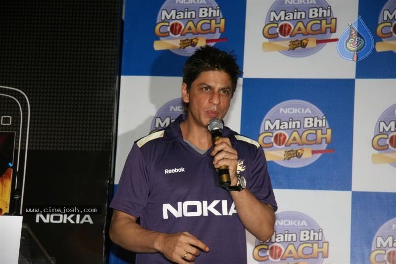 Shah Rukh Khan at the launch Of Nokia Main Bhi Coach Contest - 19 / 27 photos