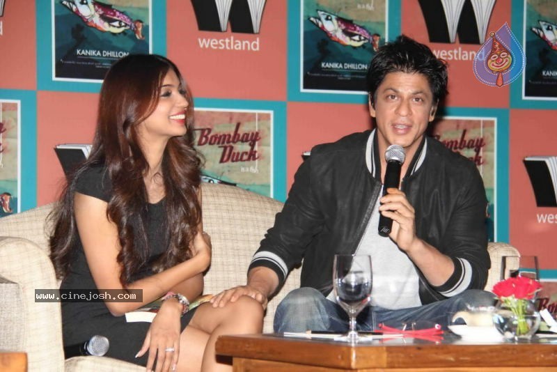 Shah Rukh Khan Launching Kanika Dhillon's Book - 5 / 32 photos