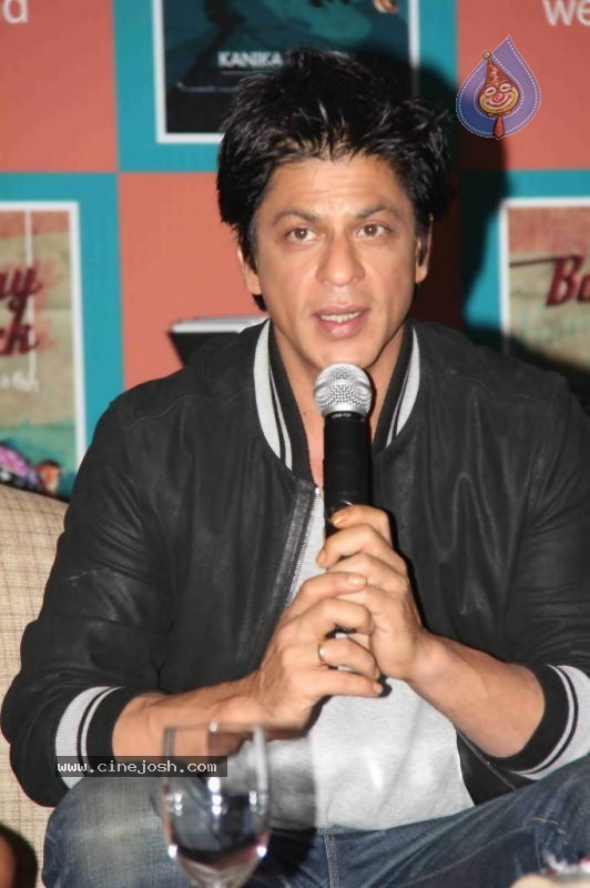 Shah Rukh Khan Launching Kanika Dhillon's Book - 27 / 32 photos