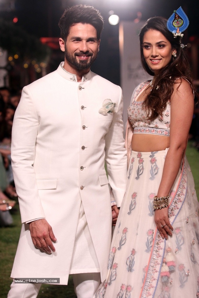 Shahid Kapoor and Mira Rajput at Lakme Fashion Week 2018 - 6 / 8 photos