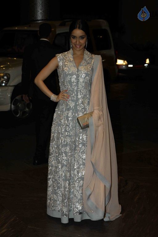 Shahid Kapoor and Mira Rajput Wedding Reception 1 - 16 / 54 photos