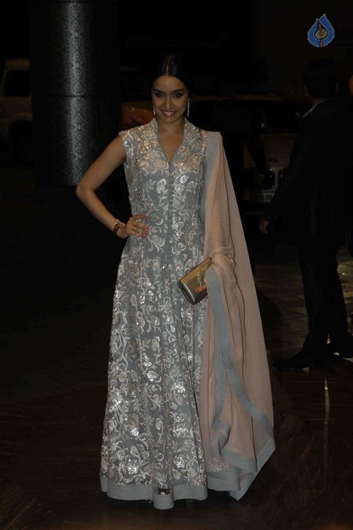 Shahid Kapoor and Mira Rajput Wedding Reception 1 - 48 / 54 photos