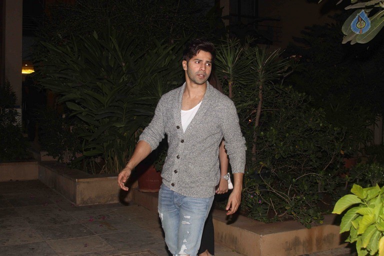 Shahid Kapoor Birthday Celebrations Photos - 6 / 49 photos