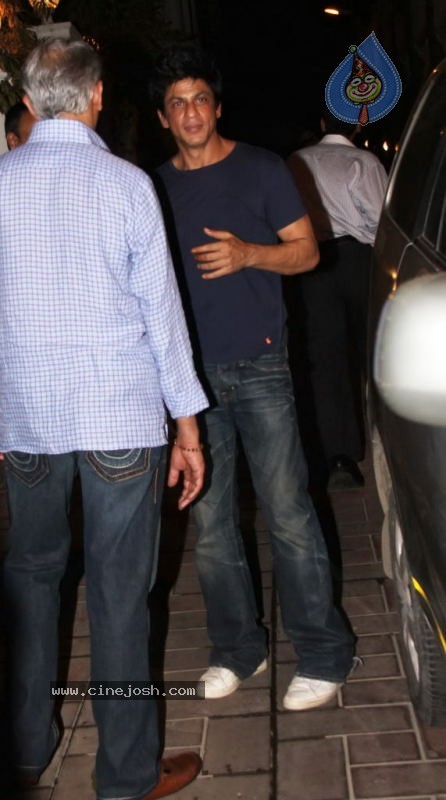 Shahrukh Khan Party for Kolkata Knight Riders - 18 / 73 photos