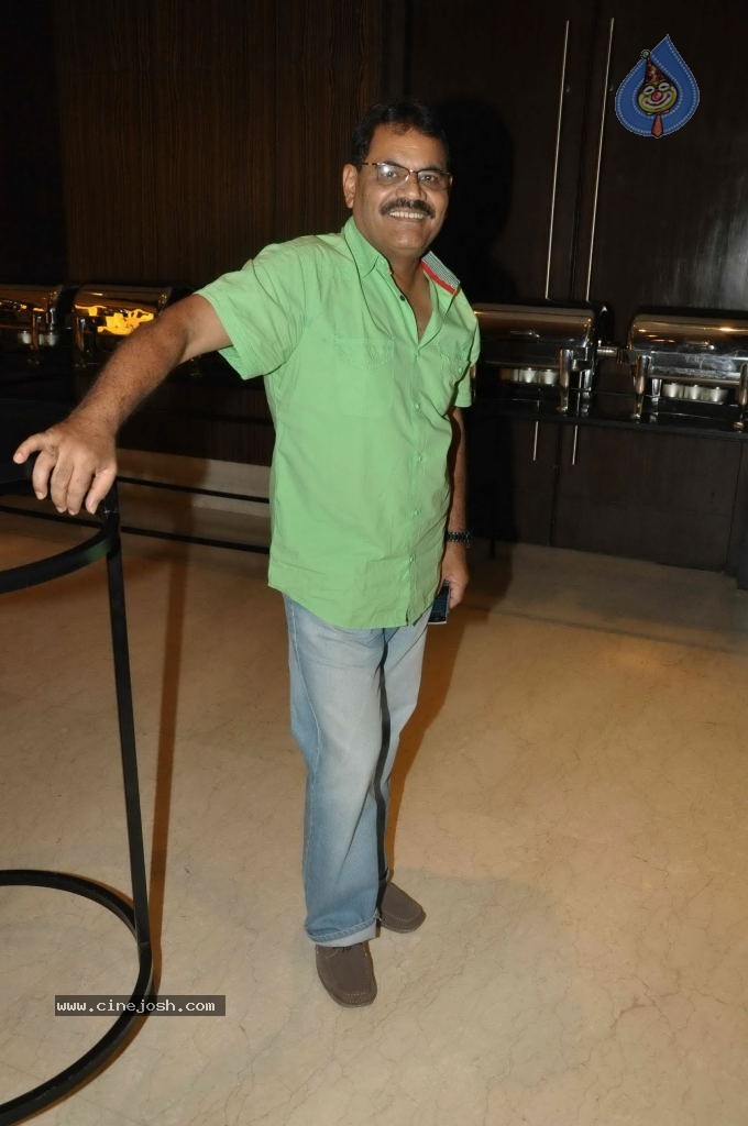 Shakal Pe Mat Ja Bollywood Movie Press Meet - 32 / 49 photos