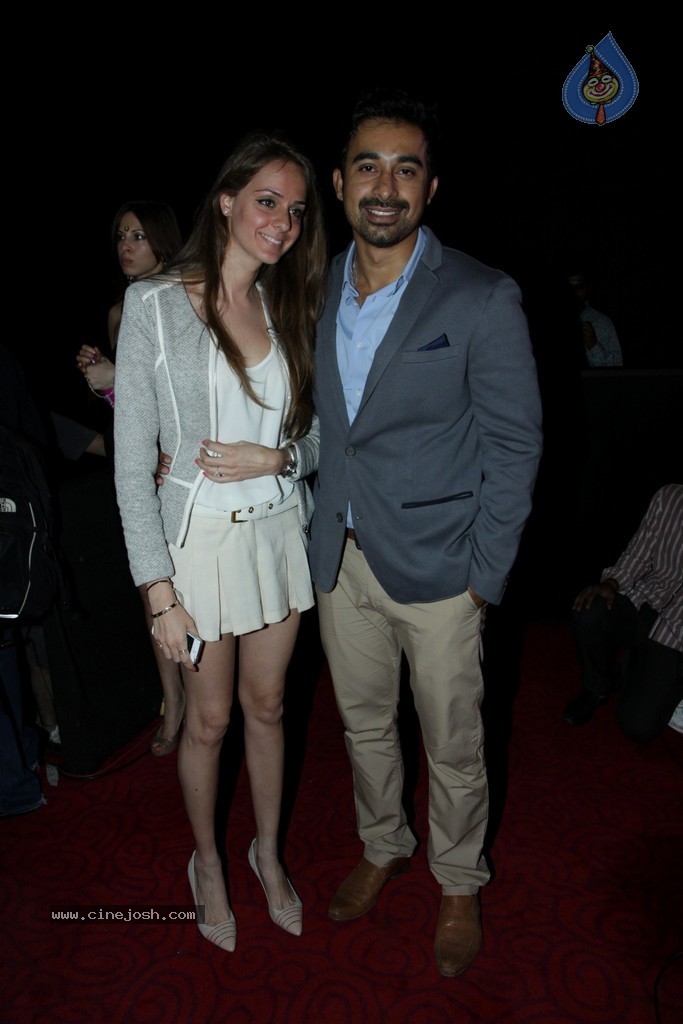 Sharafat Gayi Tel Lene Trailer Launch - 5 / 64 photos