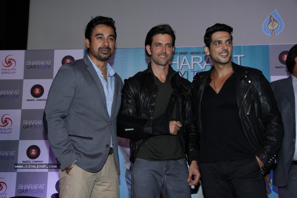 Sharafat Gayi Tel Lene Trailer Launch - 37 / 64 photos