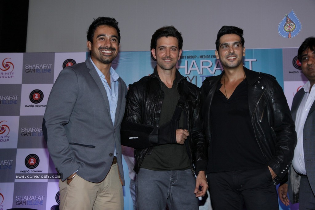 Sharafat Gayi Tel Lene Trailer Launch - 43 / 64 photos