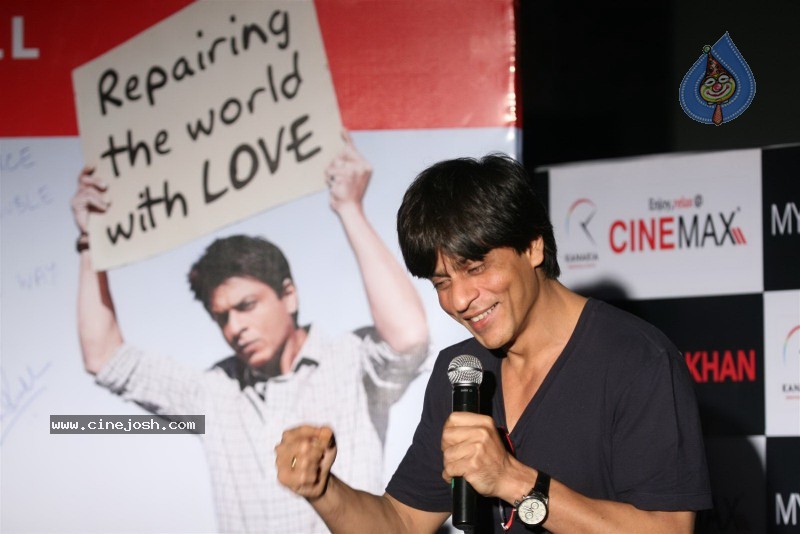 Shahrukh Promotes My Name Is Khan at Cinemax - 3 / 30 photos
