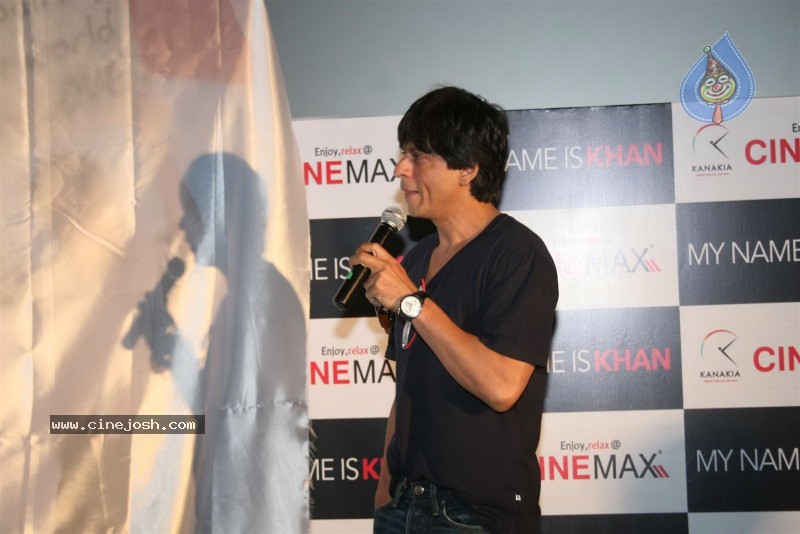 Shahrukh Promotes My Name Is Khan at Cinemax - 10 / 30 photos