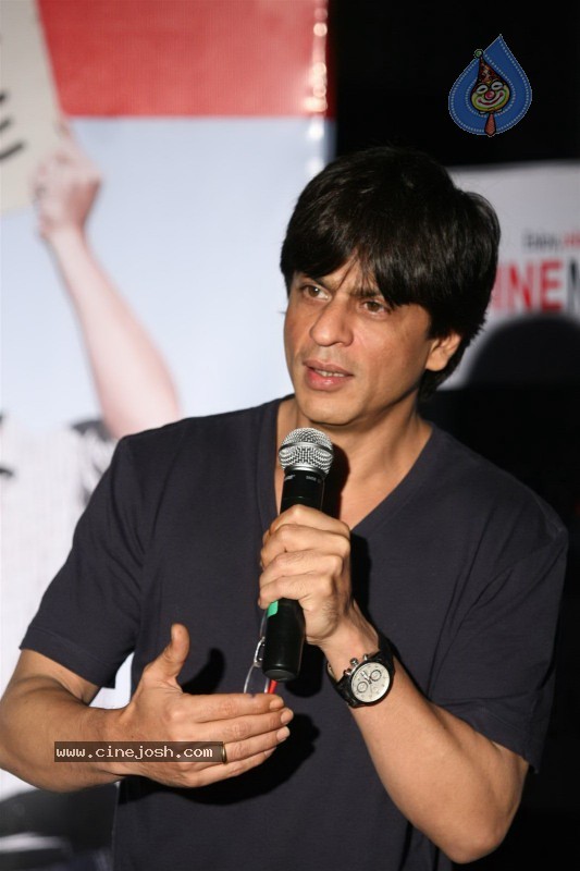 Shahrukh Promotes My Name Is Khan at Cinemax - 15 / 30 photos