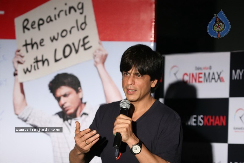 Shahrukh Promotes My Name Is Khan at Cinemax - 26 / 30 photos