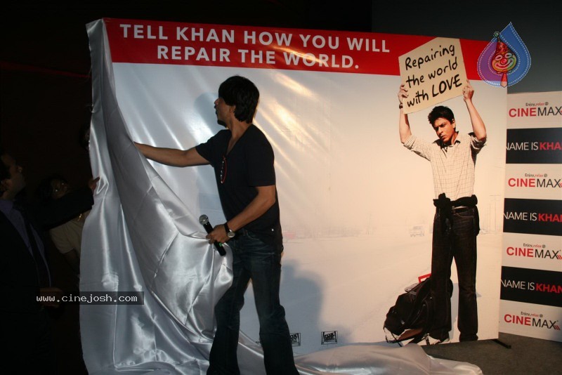 Shahrukh Promotes My Name Is Khan at Cinemax - 27 / 30 photos