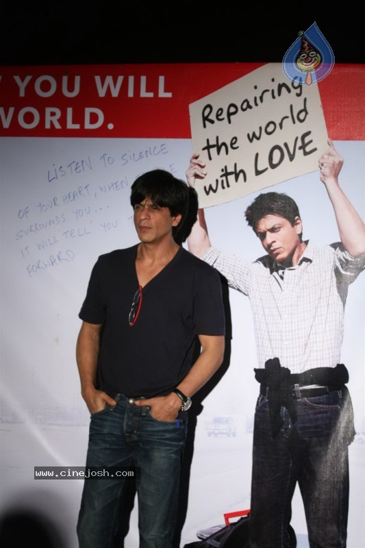Shahrukh Promotes My Name Is Khan at Cinemax - 29 / 30 photos