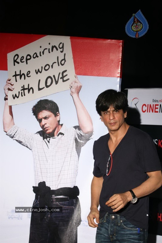 Shahrukh Promotes My Name Is Khan at Cinemax - 30 / 30 photos