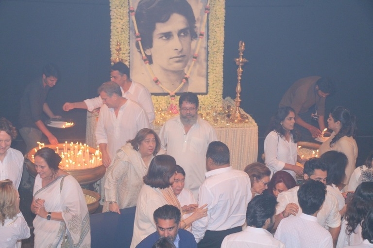 Shashi Kapoor Condolence Meeting Photos - 11 / 15 photos
