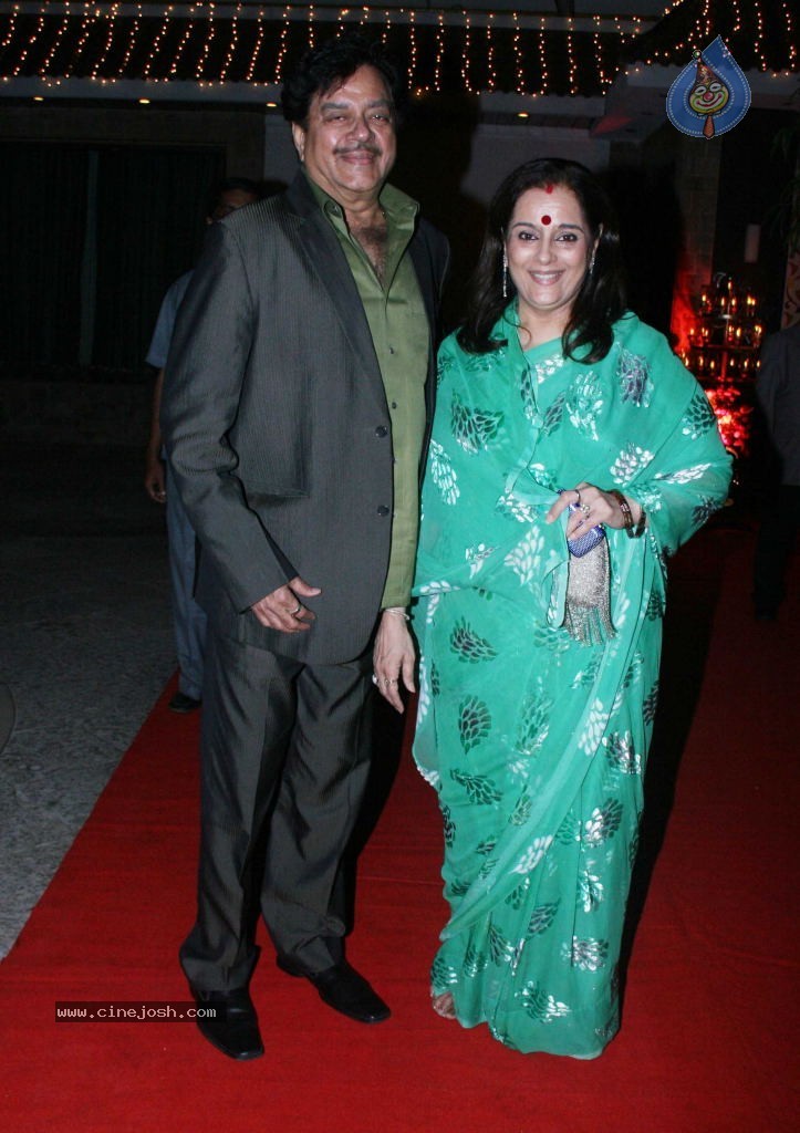 Shatrughan Sinha Birthday Party - 9 / 21 photos