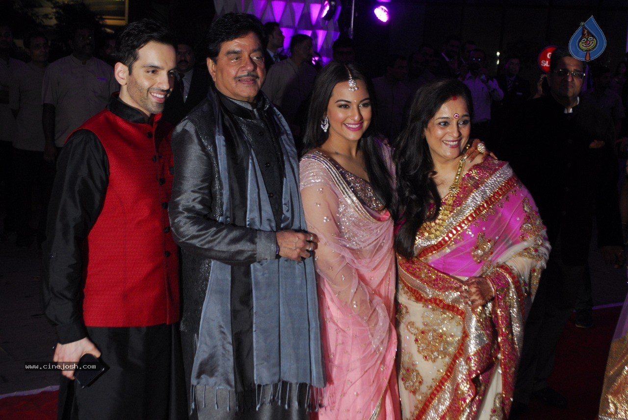 Shatrughan Sinha son Kush Sinha Wedding Reception 02 - 75 / 90 photos