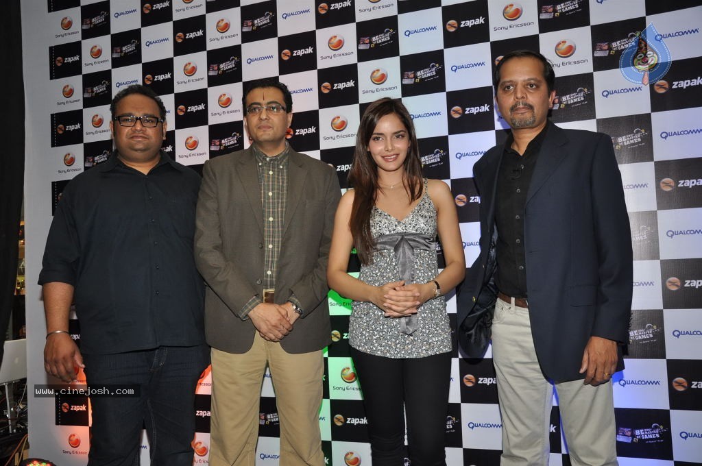Shazahn Padamsee at Sony Ericsson Gaming  Event - 5 / 26 photos