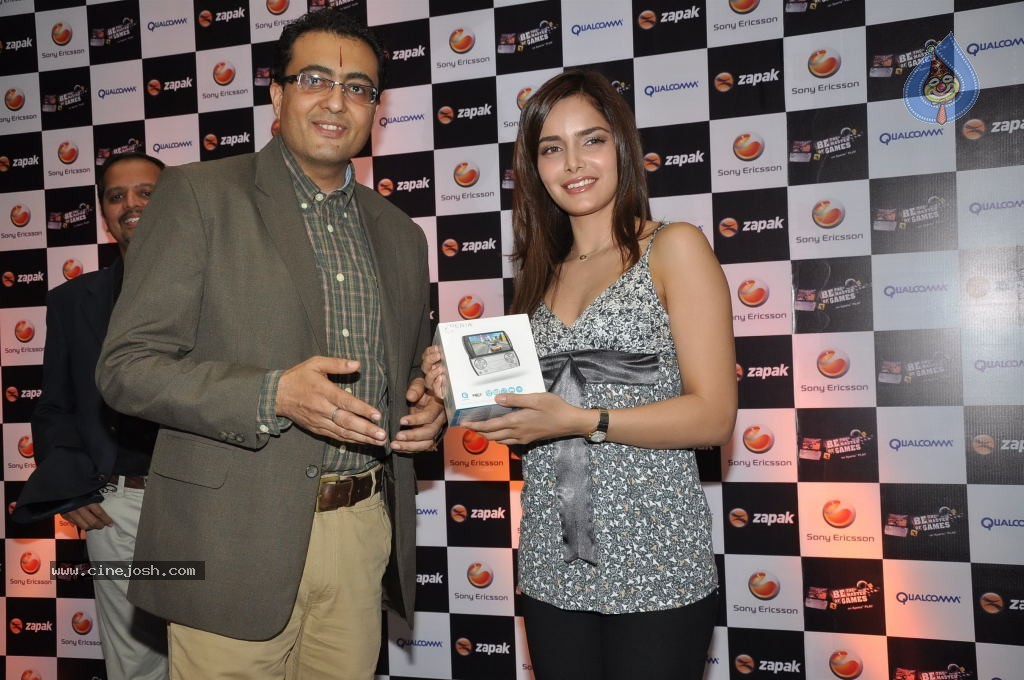 Shazahn Padamsee at Sony Ericsson Gaming  Event - 24 / 26 photos