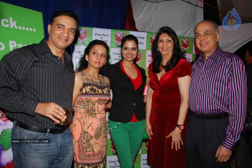 Shazahn Padamsee Christmas Party - 21 / 46 photos