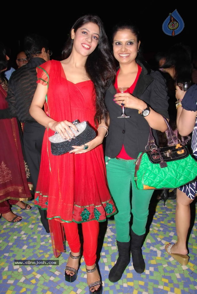 Shazahn Padamsee Christmas Party - 36 / 46 photos