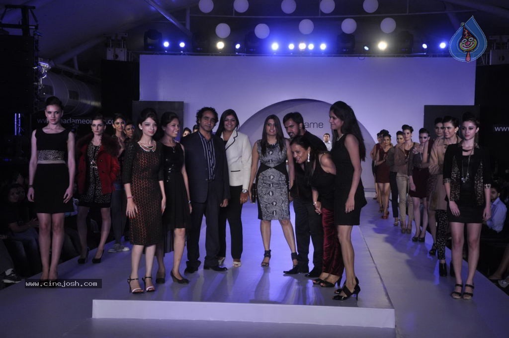 Shazahn Padamsee Walks the Ramp at Autumn Collection Event - 5 / 58 photos
