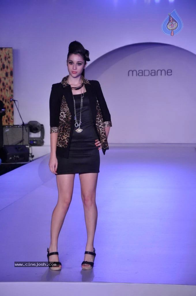 Shazahn Padamsee Walks the Ramp at Autumn Collection Event - 13 / 58 photos