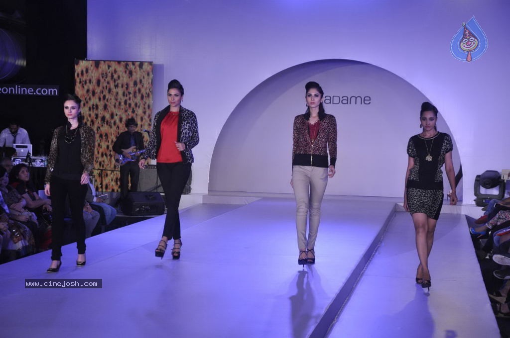 Shazahn Padamsee Walks the Ramp at Autumn Collection Event - 18 / 58 photos