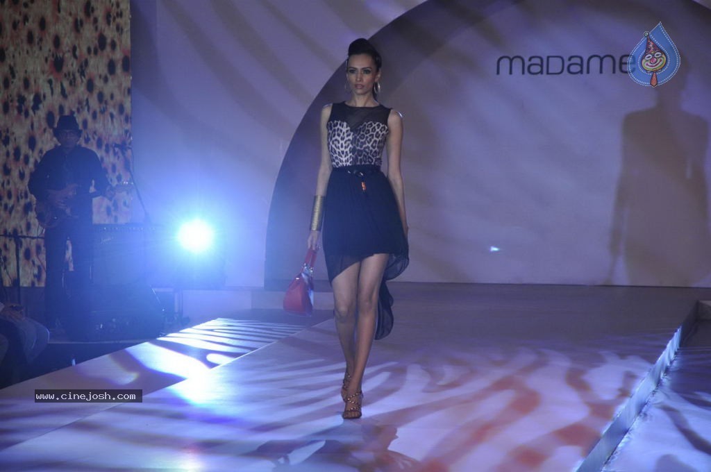 Shazahn Padamsee Walks the Ramp at Autumn Collection Event - 28 / 58 photos
