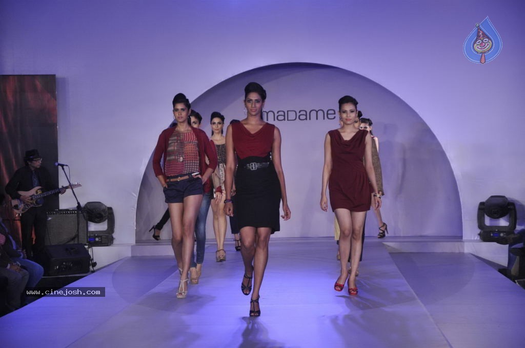 Shazahn Padamsee Walks the Ramp at Autumn Collection Event - 32 / 58 photos